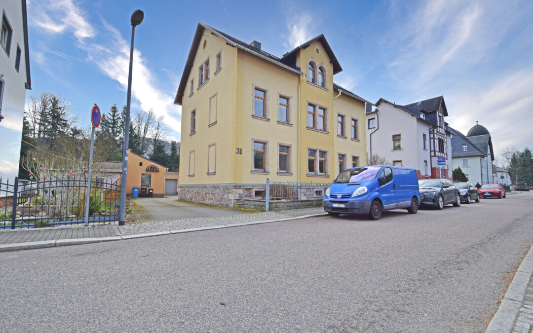 *Ein Haus mit Geschichte und Zukunft -Exklusives Mehrfamilienhaus mit Entwicklungspotenzial*